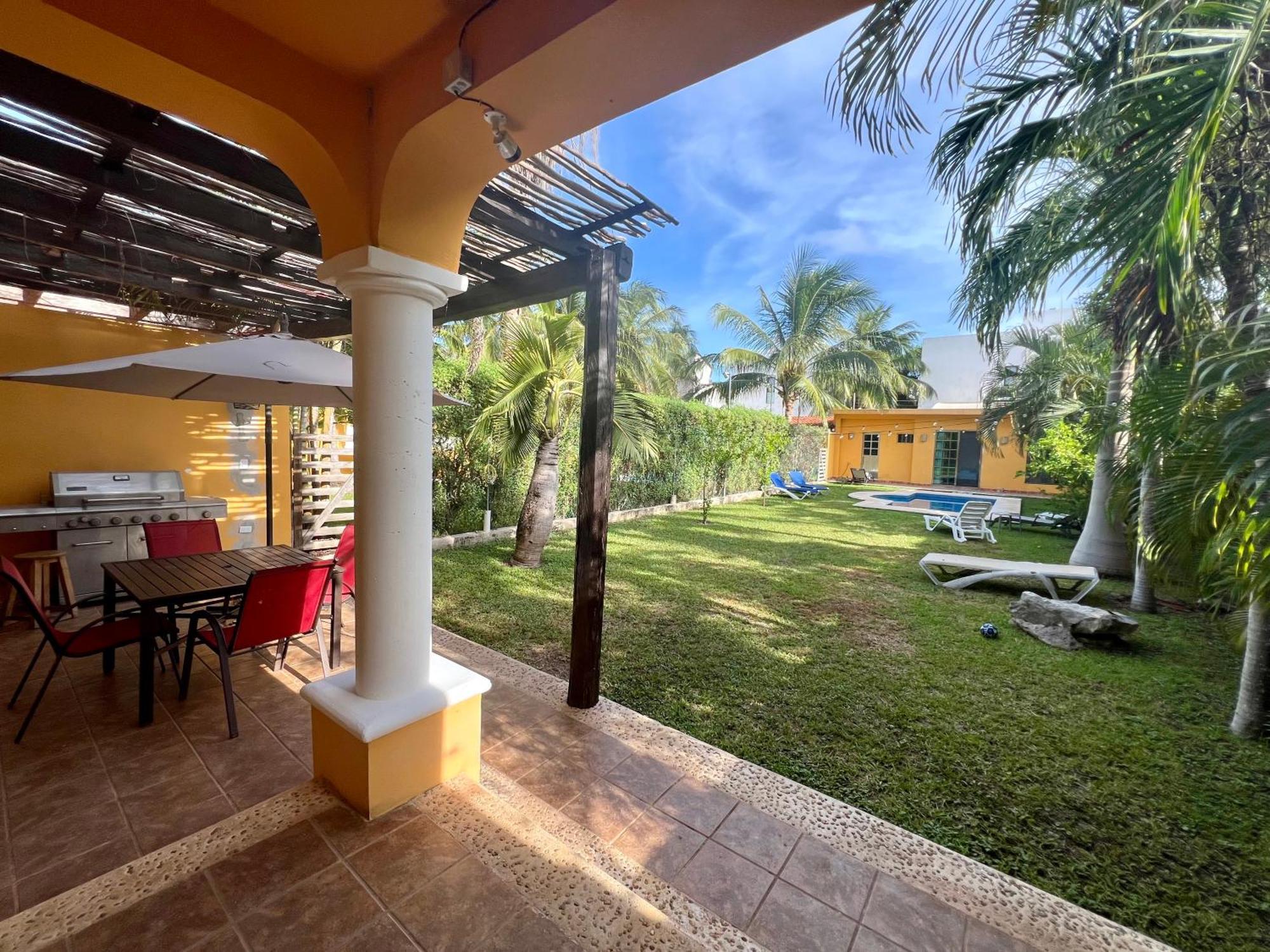 Cancun-Soho Luaran gambar