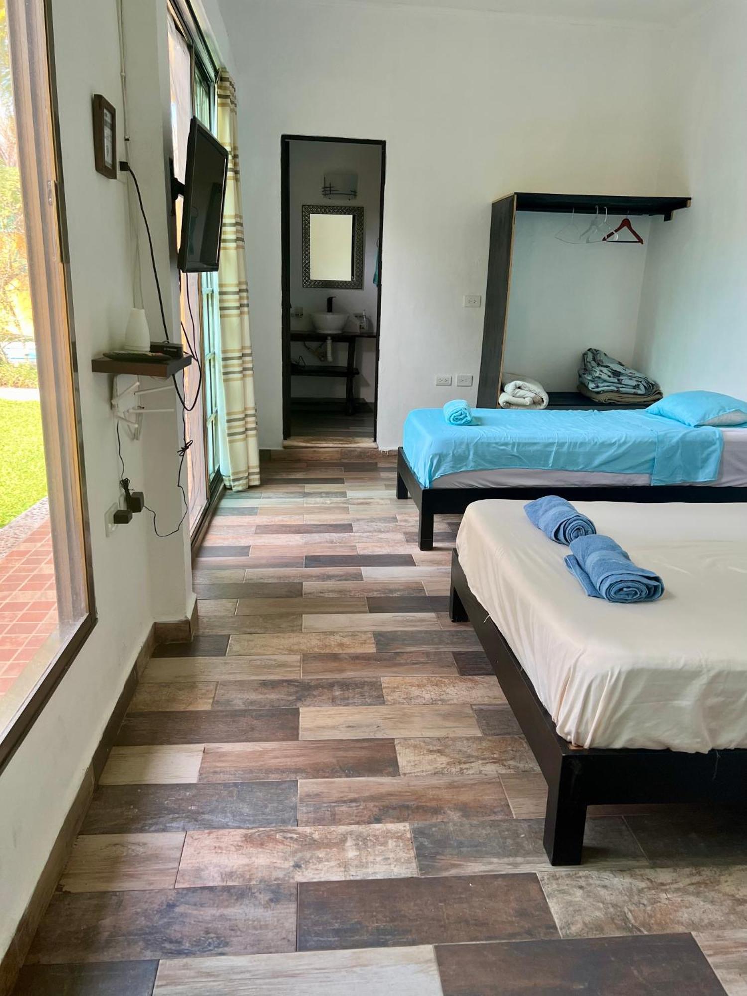 Cancun-Soho Bilik gambar